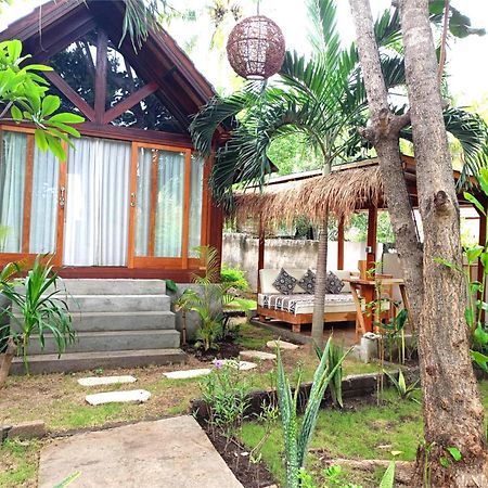 Bintang Tiga Bungalows 吉利阿尔 外观 照片