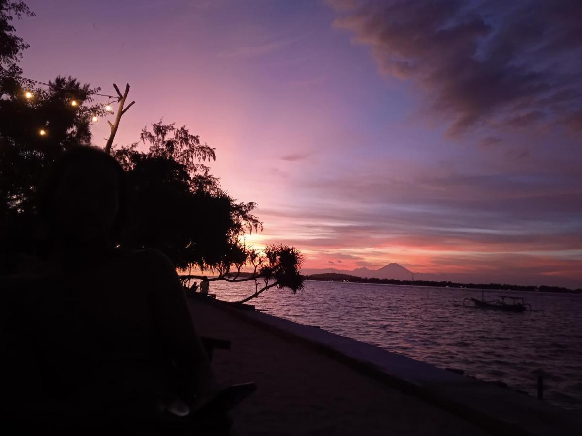 Bintang Tiga Bungalows 吉利阿尔 外观 照片