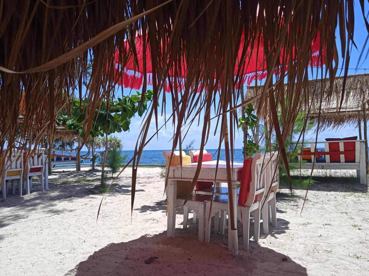 Bintang Tiga Bungalows 吉利阿尔 外观 照片