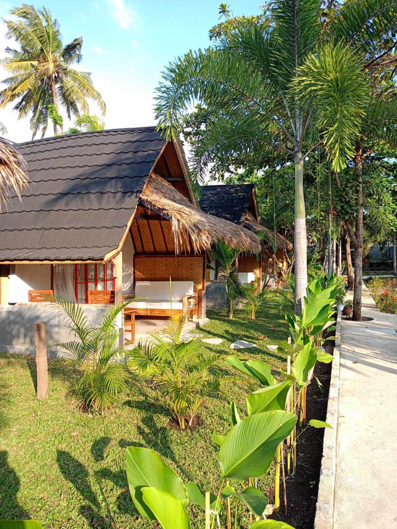 Bintang Tiga Bungalows 吉利阿尔 外观 照片