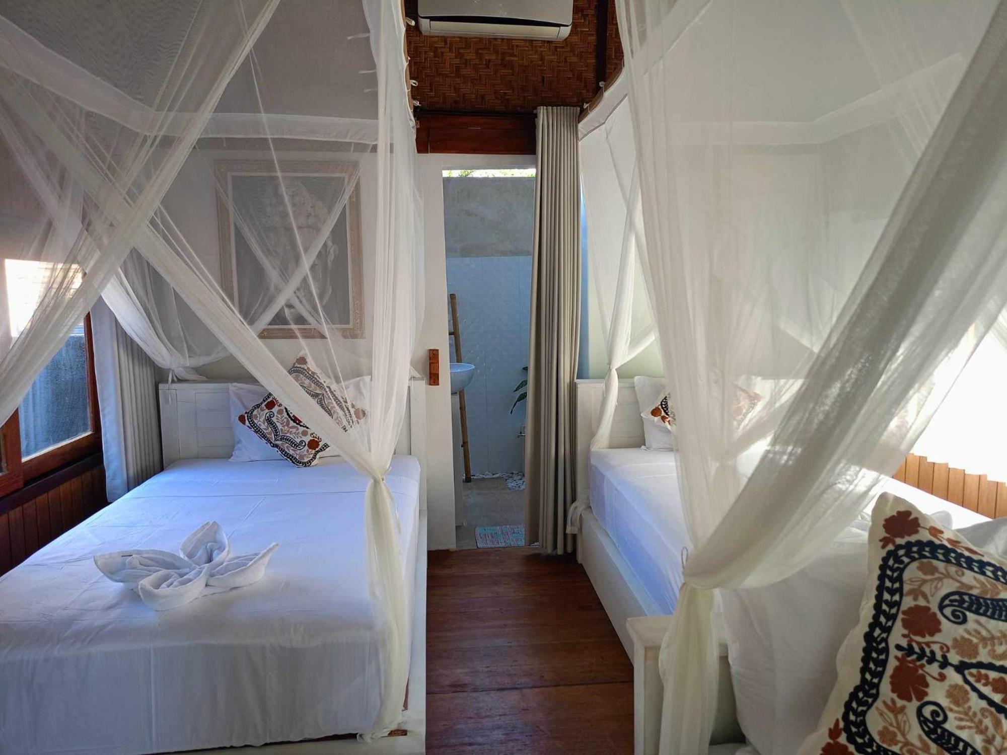 Bintang Tiga Bungalows 吉利阿尔 外观 照片