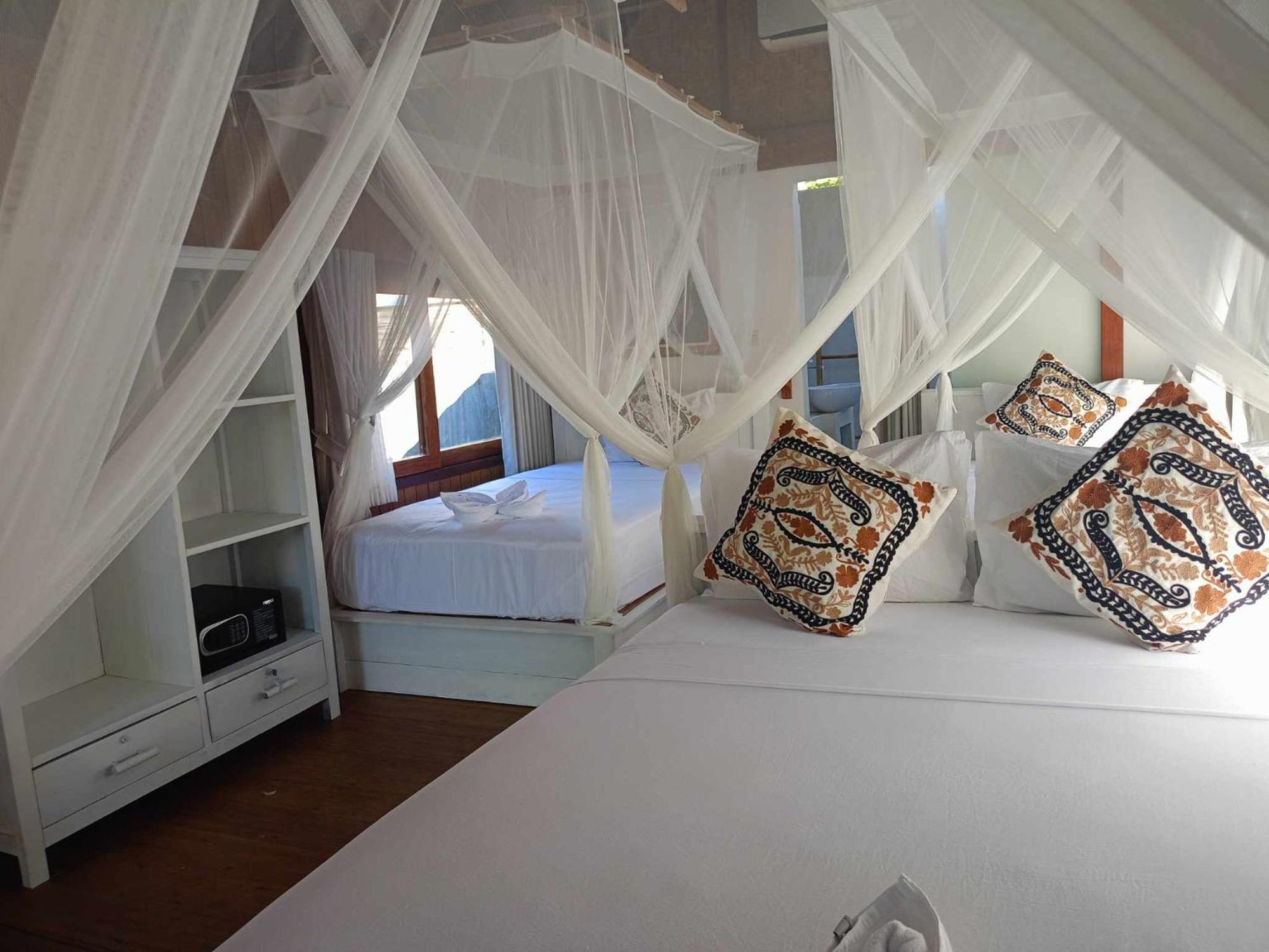 Bintang Tiga Bungalows 吉利阿尔 外观 照片