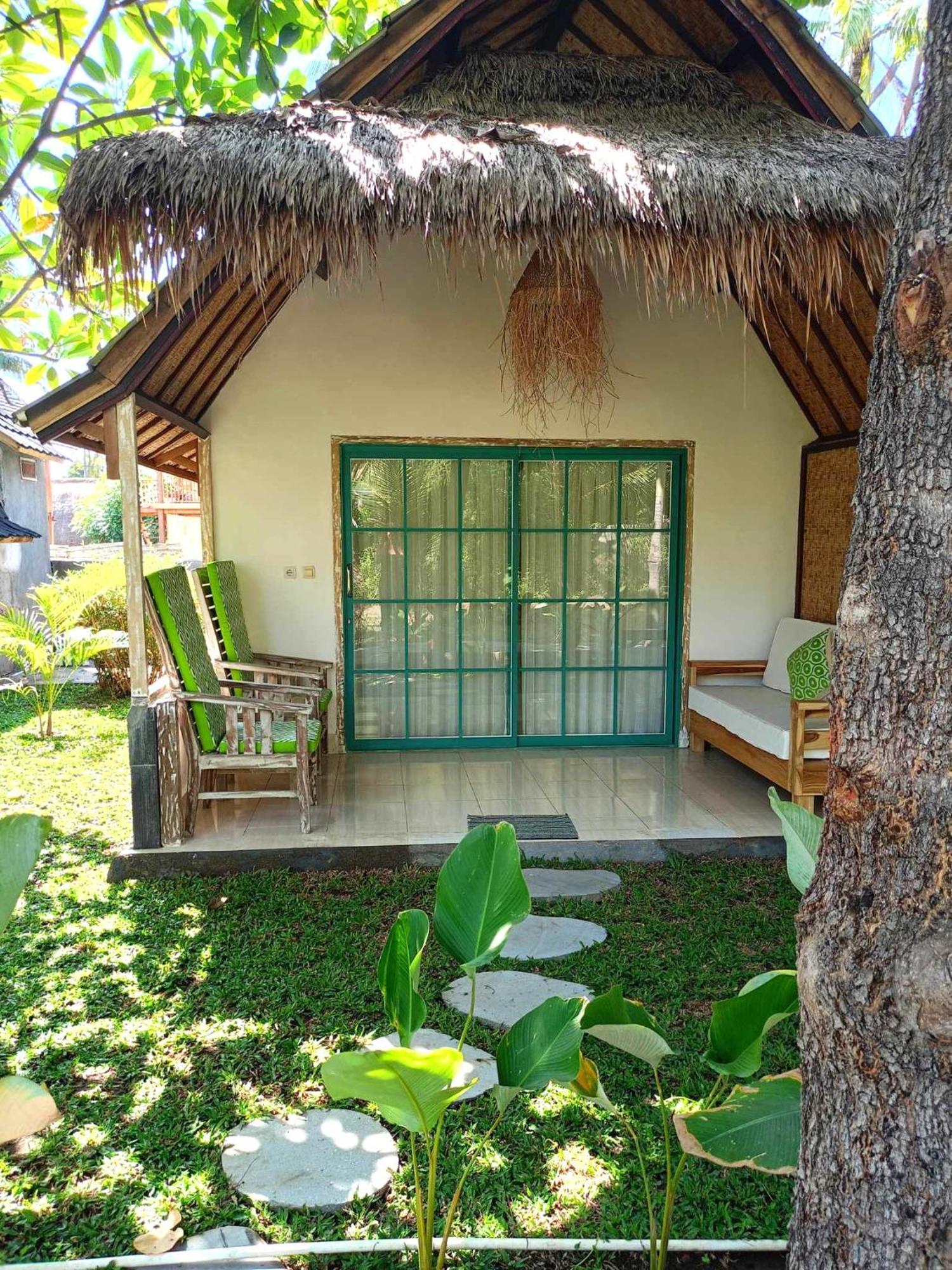 Bintang Tiga Bungalows 吉利阿尔 外观 照片