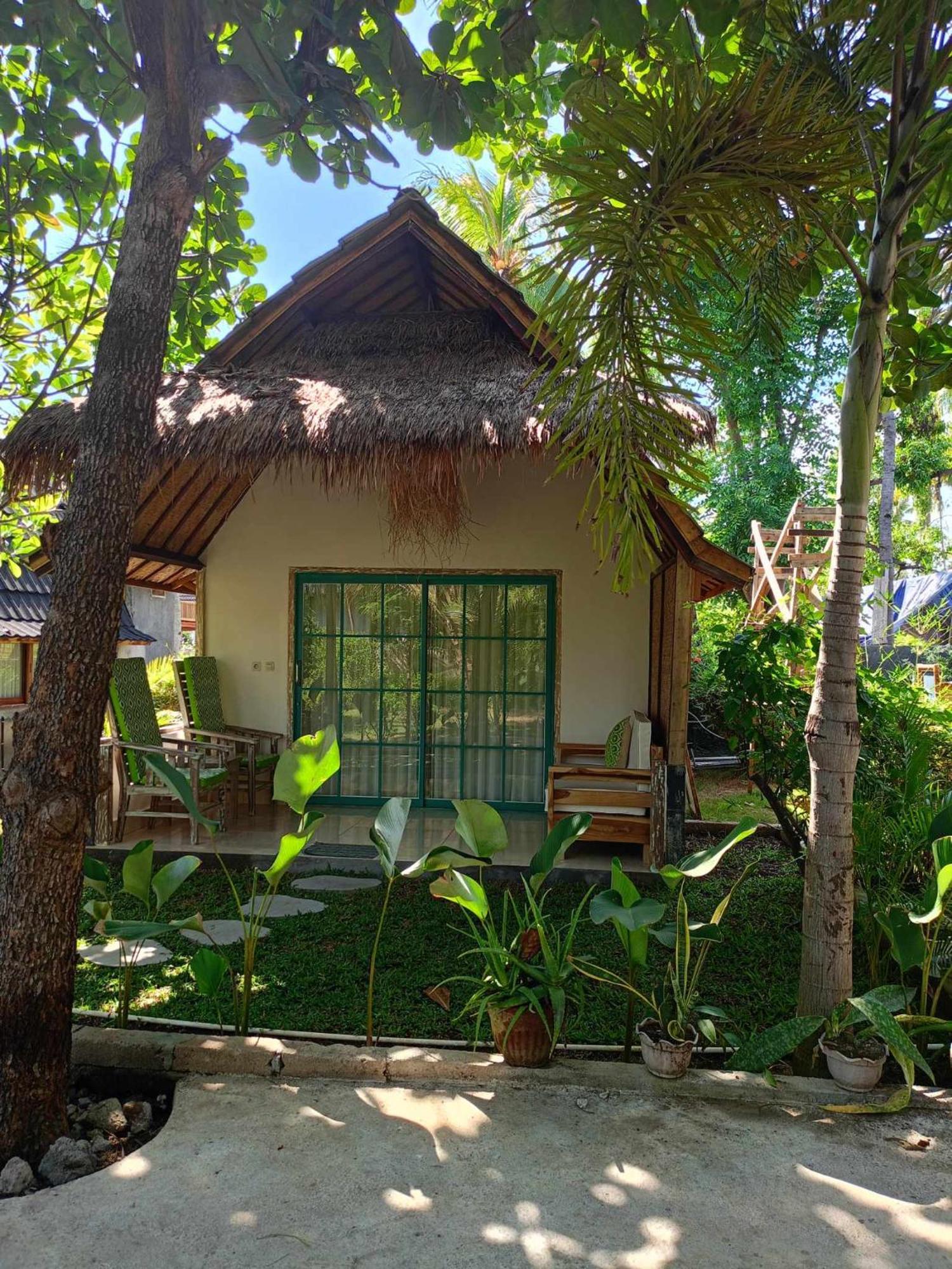 Bintang Tiga Bungalows 吉利阿尔 外观 照片