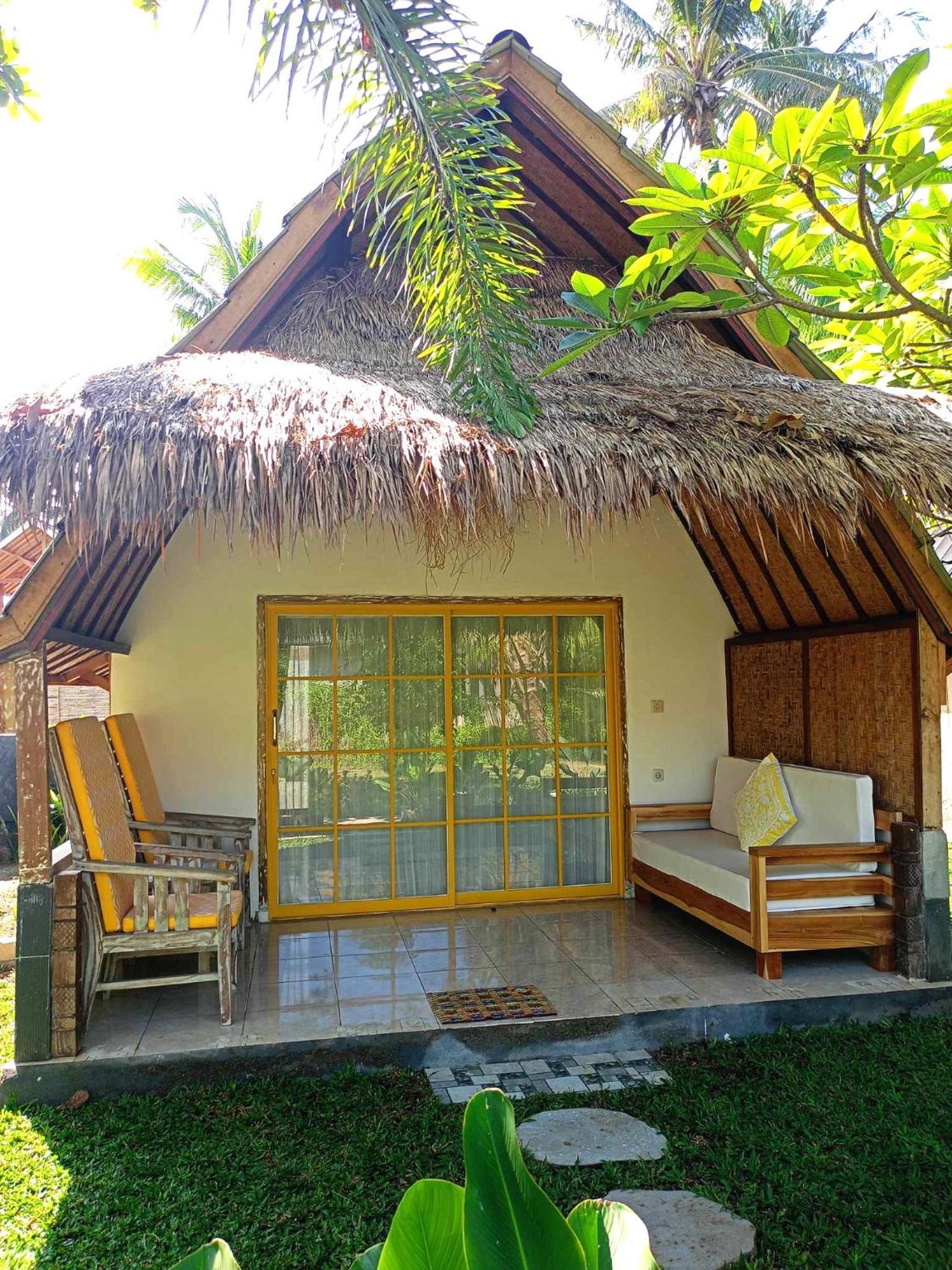 Bintang Tiga Bungalows 吉利阿尔 外观 照片