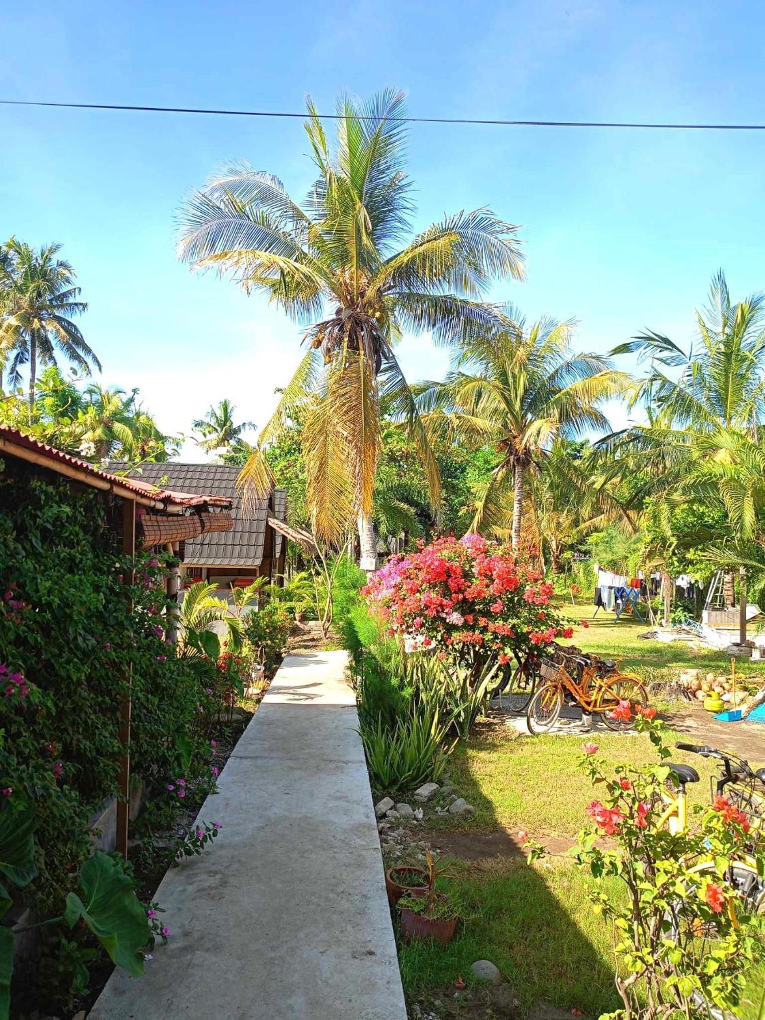 Bintang Tiga Bungalows 吉利阿尔 外观 照片