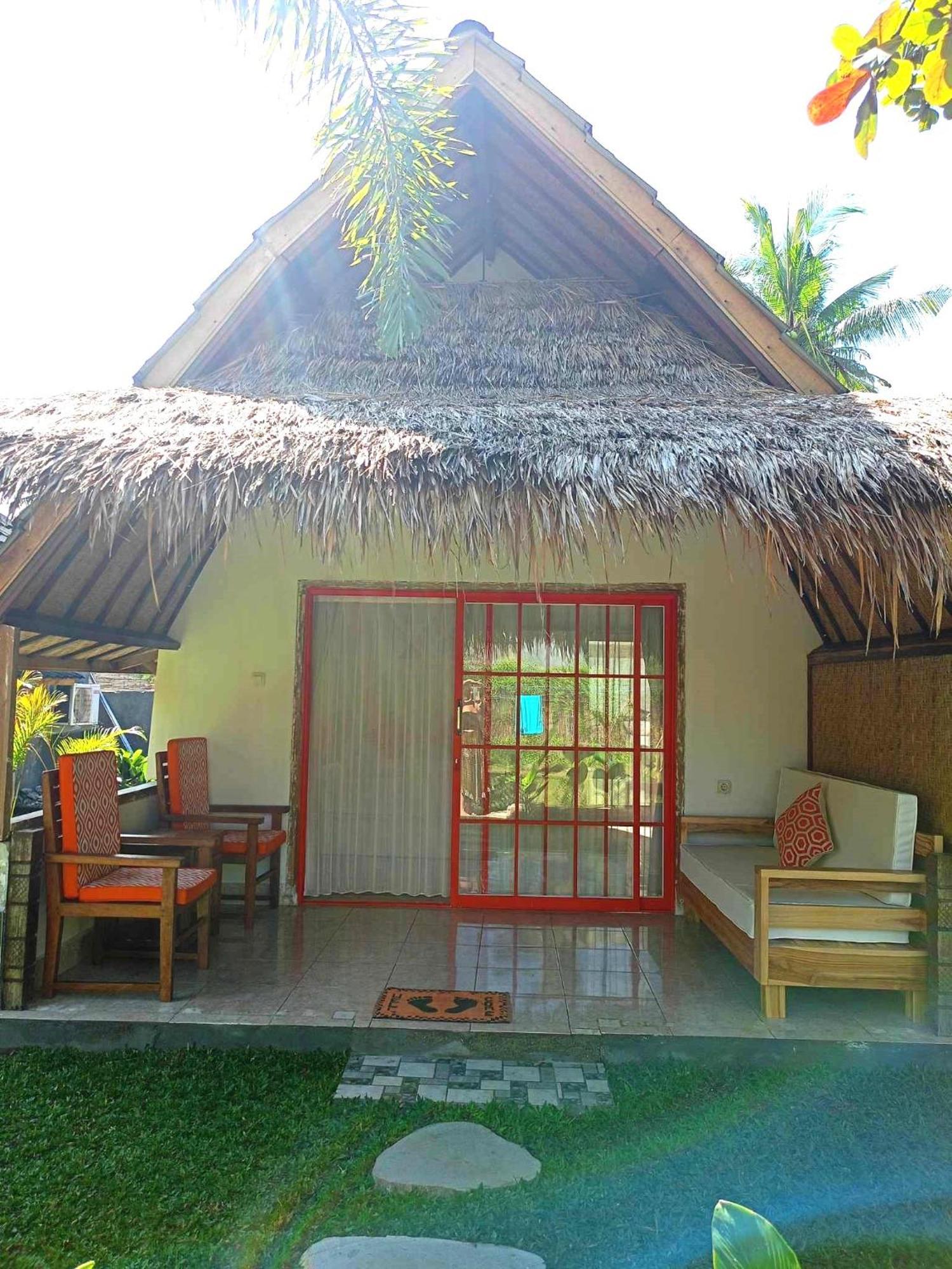 Bintang Tiga Bungalows 吉利阿尔 外观 照片
