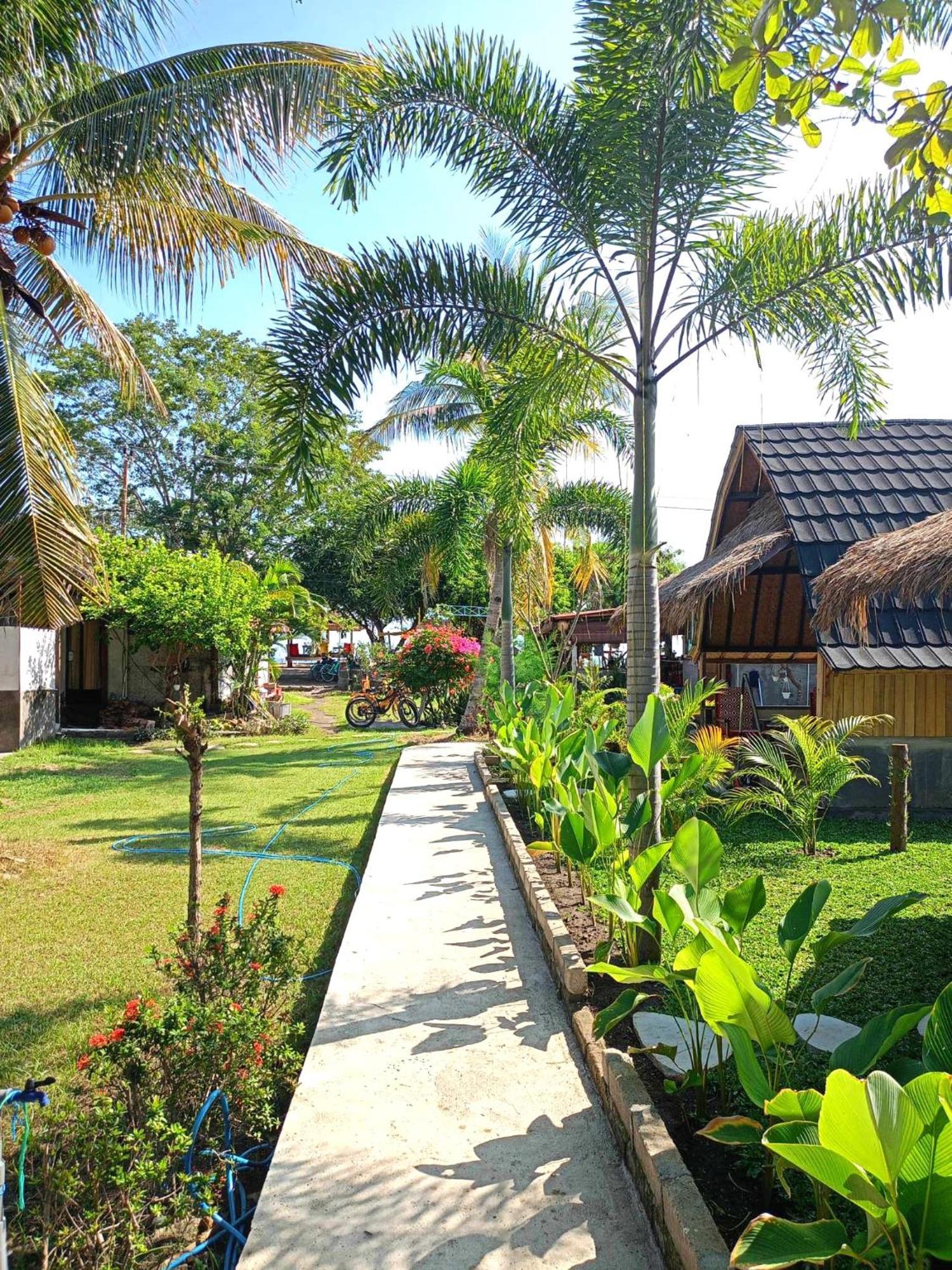Bintang Tiga Bungalows 吉利阿尔 外观 照片