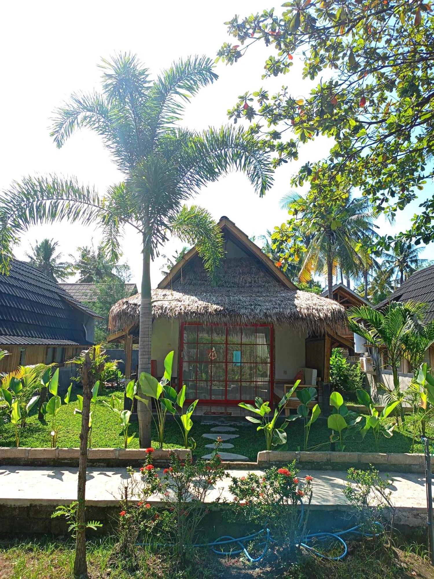 Bintang Tiga Bungalows 吉利阿尔 外观 照片