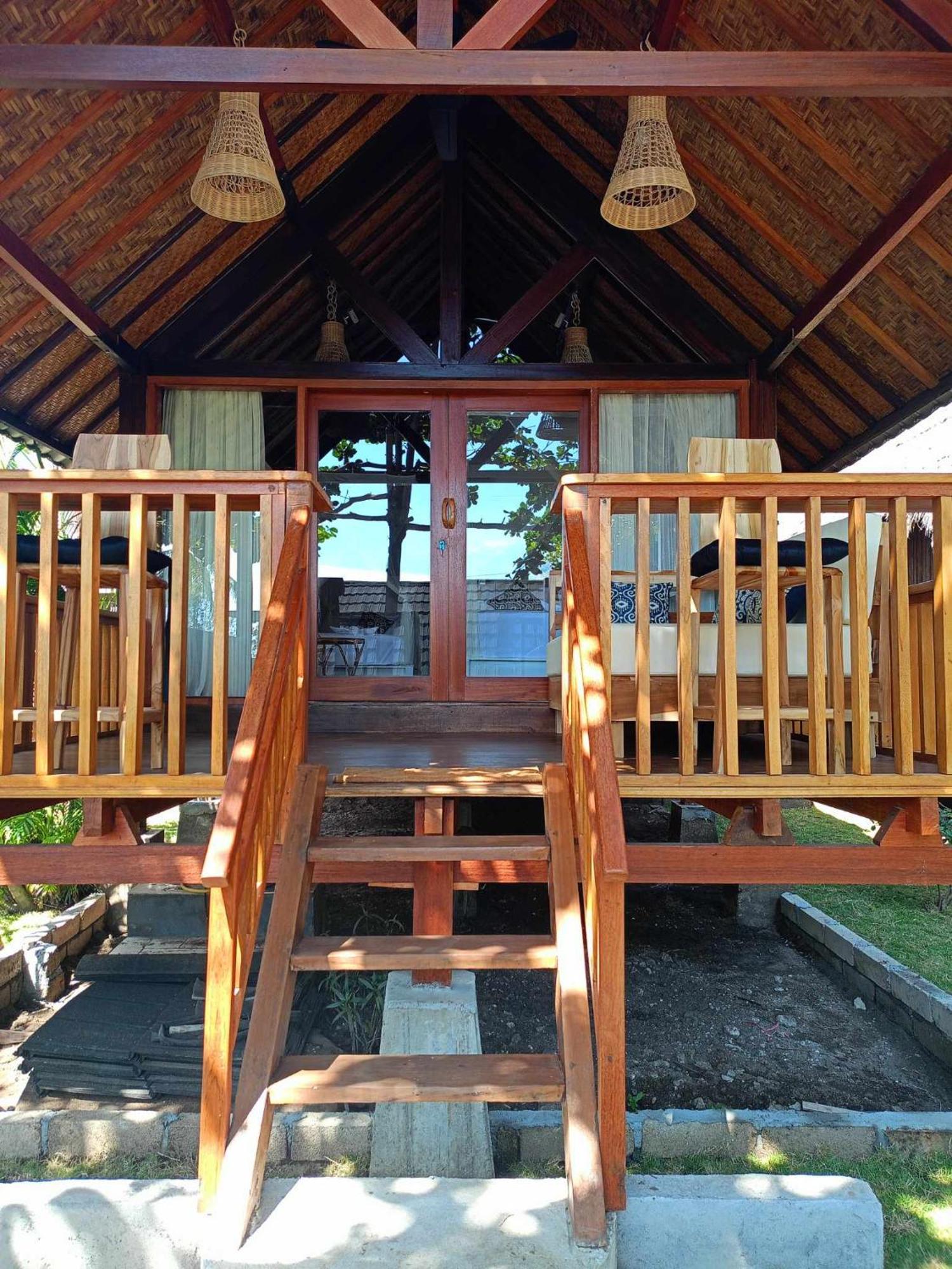 Bintang Tiga Bungalows 吉利阿尔 外观 照片