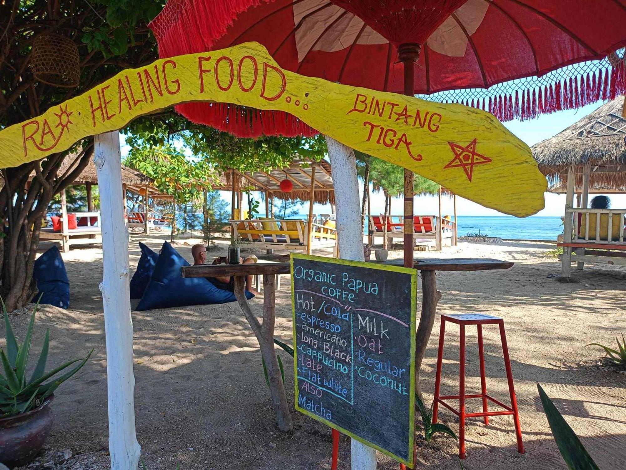 Bintang Tiga Bungalows 吉利阿尔 外观 照片