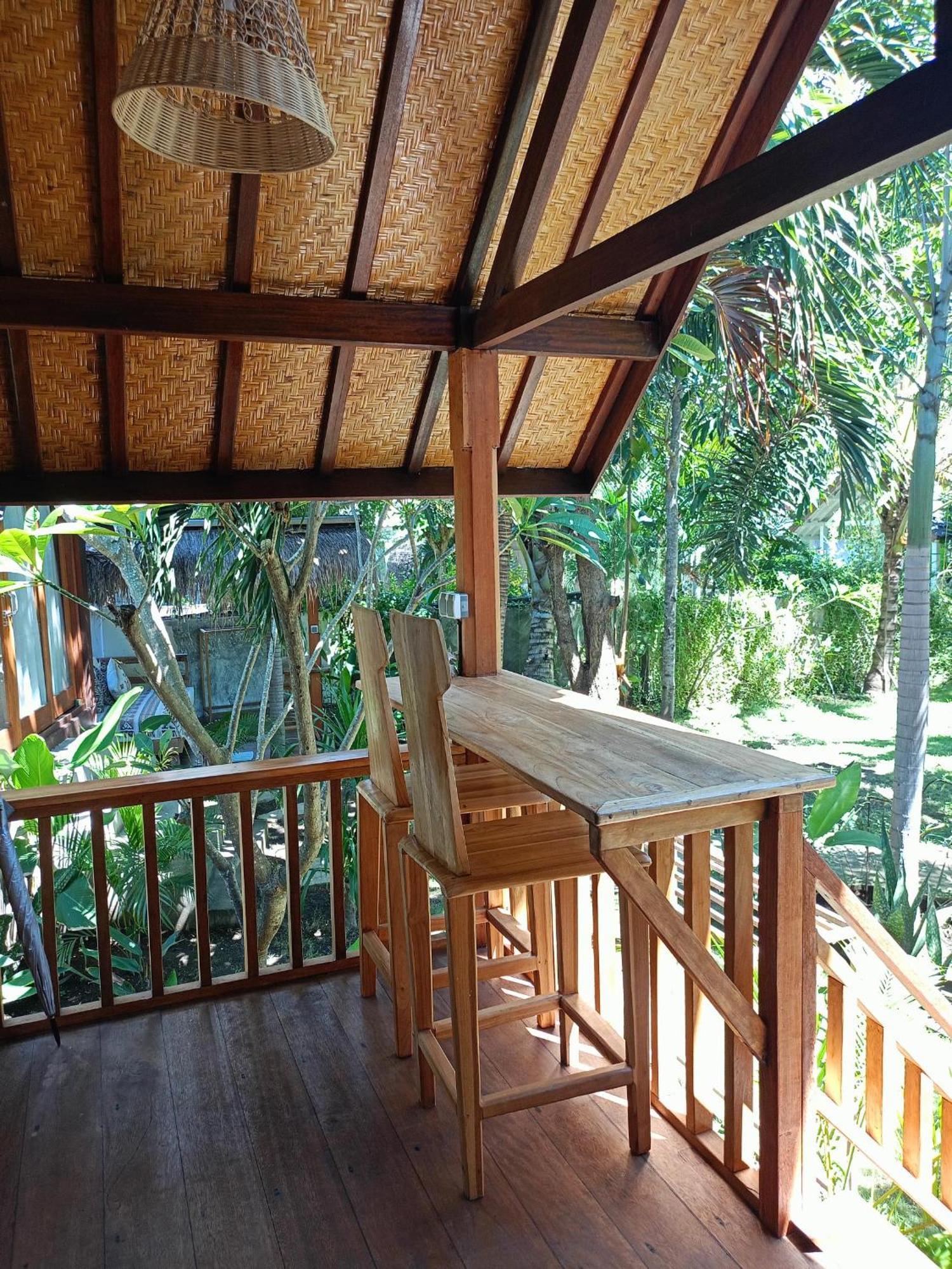 Bintang Tiga Bungalows 吉利阿尔 外观 照片