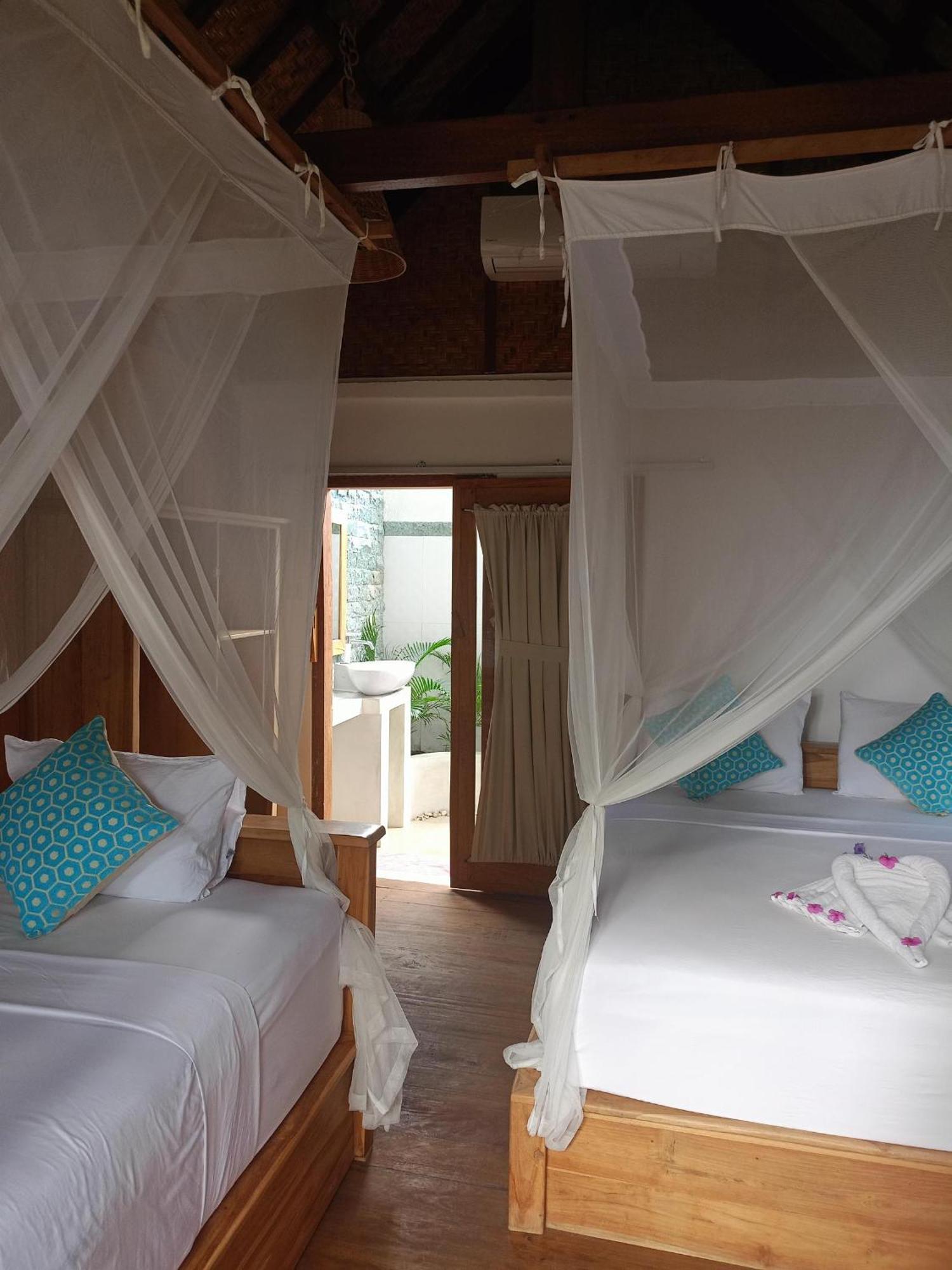 Bintang Tiga Bungalows 吉利阿尔 外观 照片
